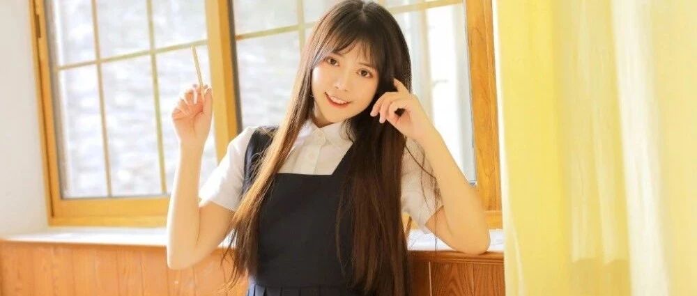 搞笑GIF：大哥，你这许了什么愿啊，需要上这么粗的香火