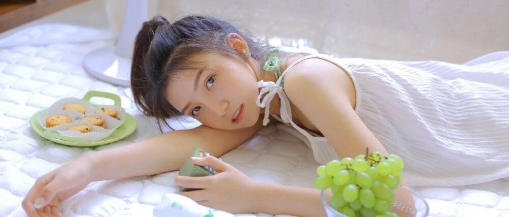 搞笑GIF：妹子，就你这身材，真的不用这么拼命了​