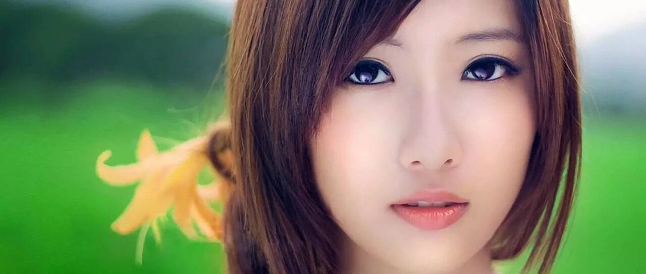 搞笑GIF：带男朋友出去吃顿饭，他非要说我想刺杀他