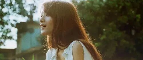 搞笑GIF：眼睁睁的就看见外卖被劫了！