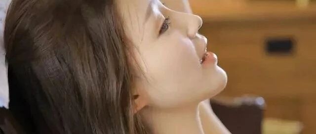 搞笑GIF：小哥哥这一手回首掏，瞬间拥有女朋友