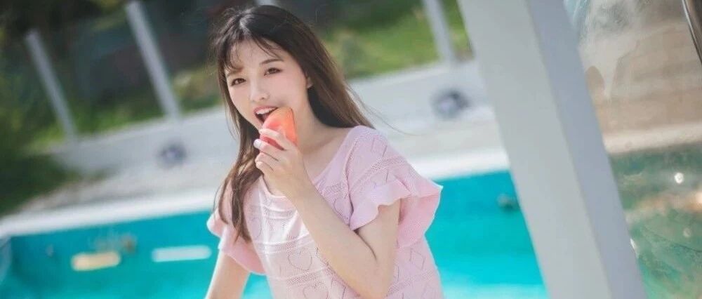 搞笑GIF：不知道将来哪个幸运的男人，会娶到这个女人