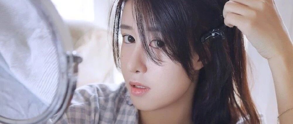 搞笑GIF：有些人一出生就超过了我三年多年跑的距离啊