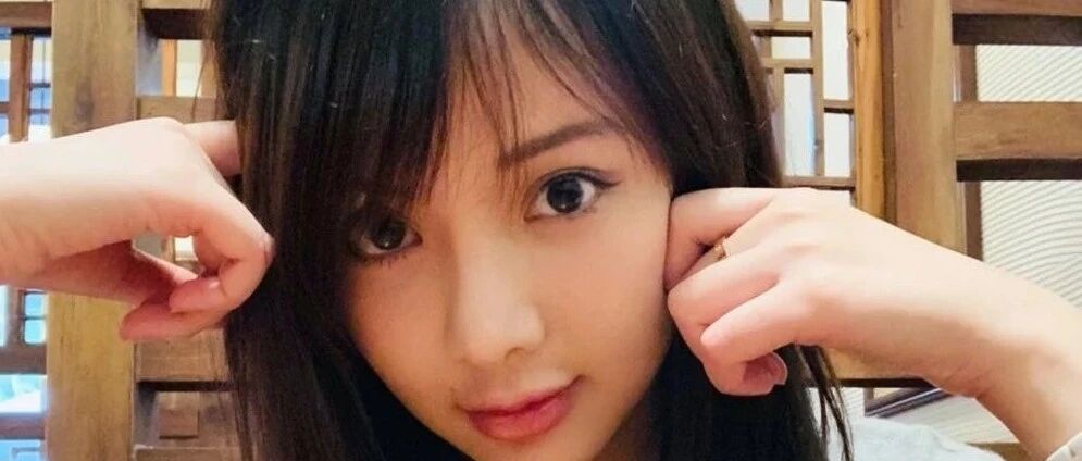 搞笑GIF：这吃相，有点过分啊，萌的不要不要的了！