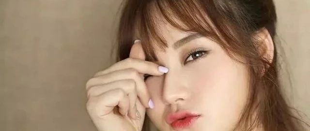 搞笑GIF：媳妇儿展示降龙十八掌，看完我直冒冷汗！