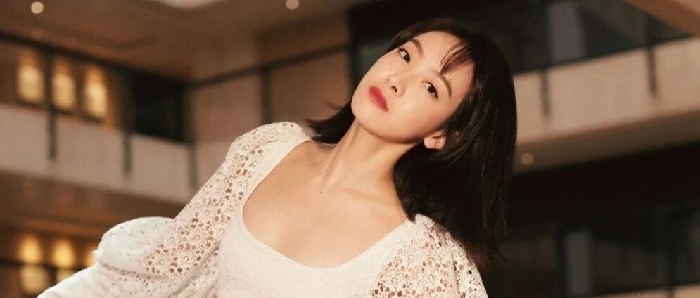 搞笑GIF：猫星人：真应该减肥了，让人欺负都动不了手了！