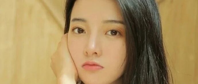 搞笑GIF：每个美丽女人的背后，总有一群傻傻的男人