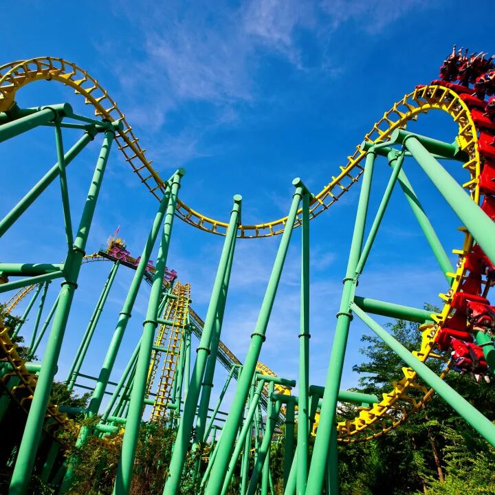 各类过山车带给你上天入地超刺激的体验大声呼喊将压力统统释放肆意