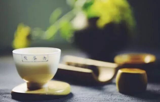 一杯茶，敬不甘的人生