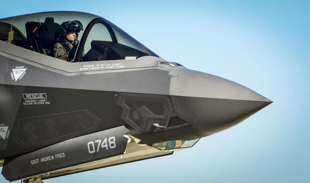 【6/11更新】F35战斗机为什么能在空中悬停？的图4