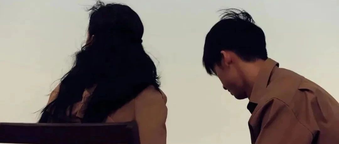 “能睡觉的关系，也别急着上床。”