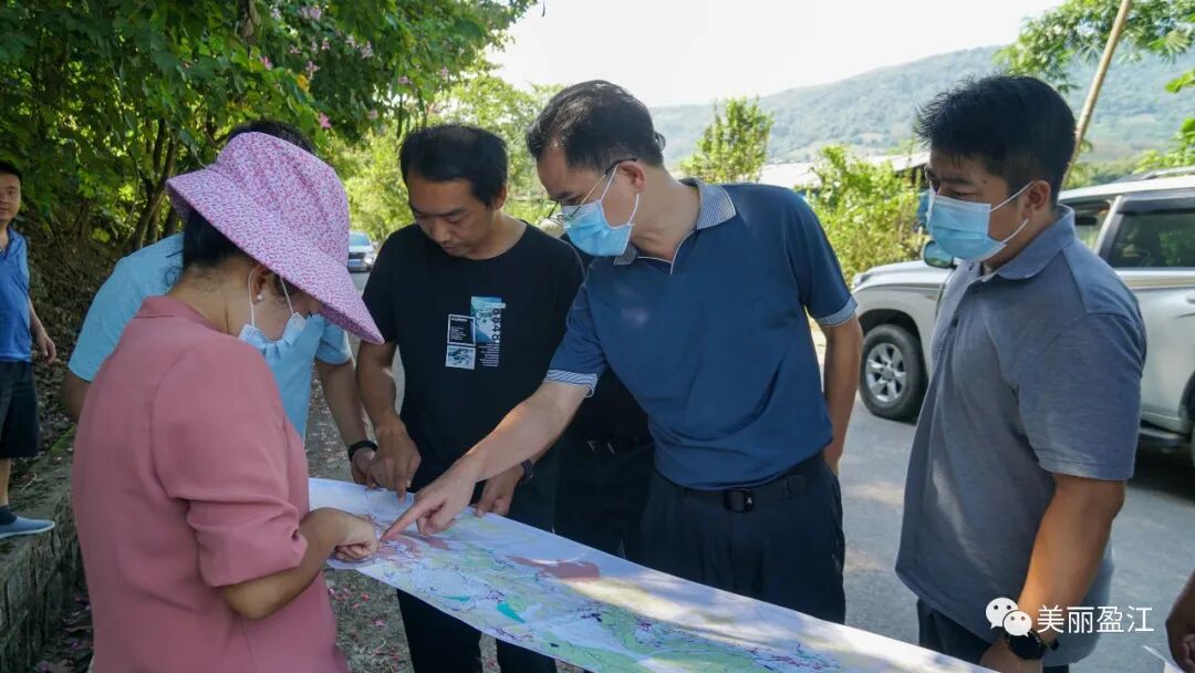 胡小成到盈江县调研疫情防控和乡村振兴工作