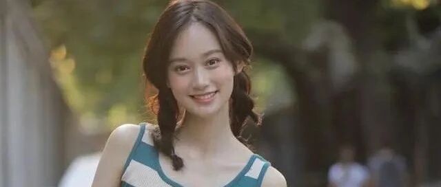 今天杭州这位女生火了：北影第一、中传第一、上戏第一！