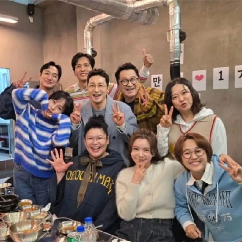 《人鱼小姐》女星张瑞希和禹喜珍久违重逢