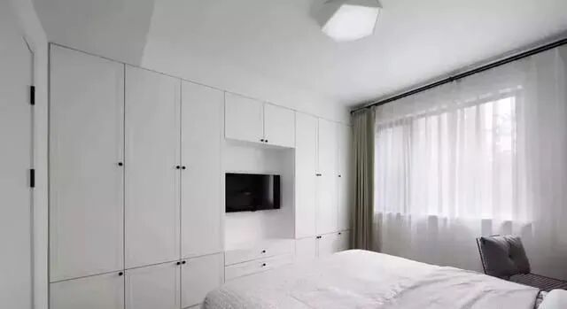 135㎡北欧风格，吸睛墨绿搭配高雅灰，打破常规，舒适完美