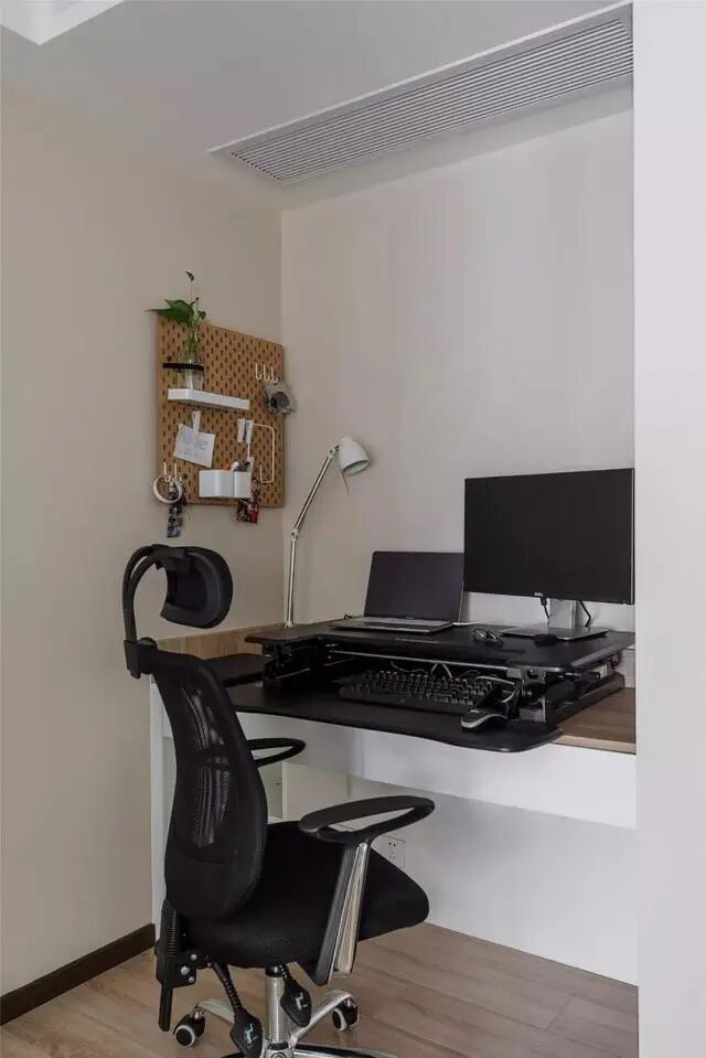 96m²多色墙面、原木、涂鸦，有趣又迷幻的组合