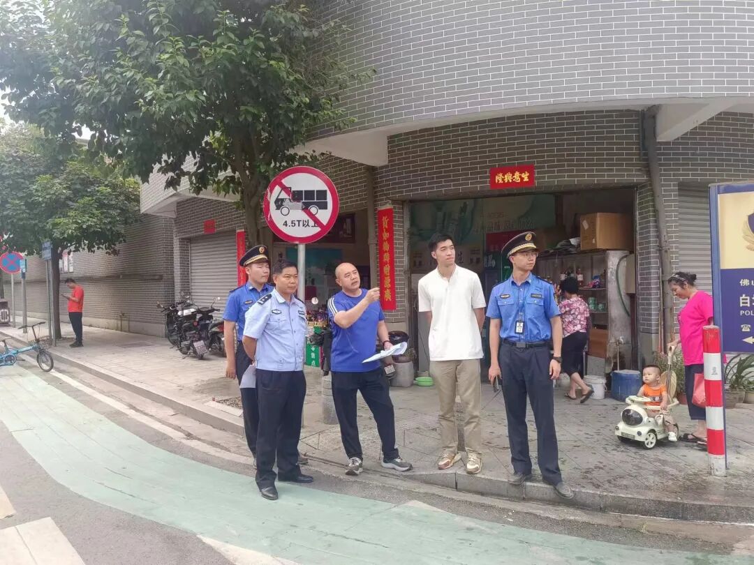 白坭镇乐平镇芦苞镇大塘镇南山镇随着多个冗余标志牌,桩柱,广告牌等被