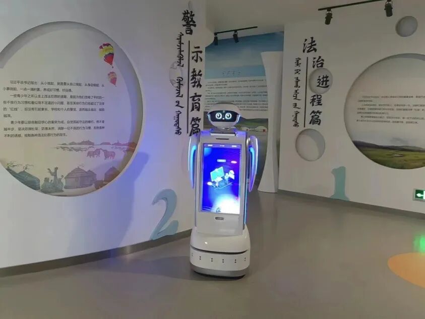 科技赋能 强国有我——国防教育数智宣讲员机器人“律宣宣”助力深化全民国防教育