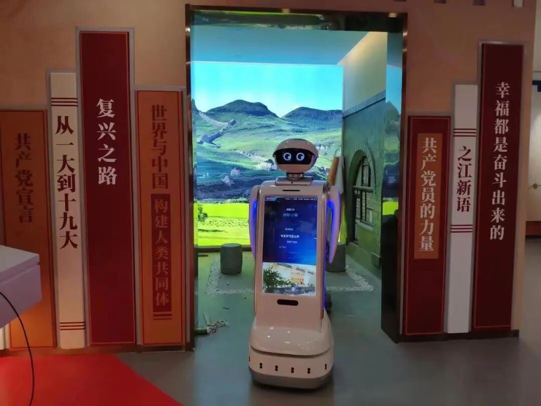 科技赋能 强国有我——国防教育数智宣讲员机器人“律宣宣”助力深化全民国防教育