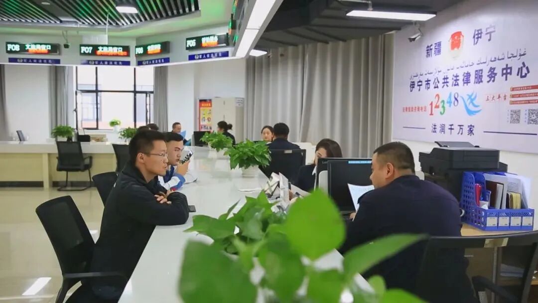 “公共法律服务触摸一体机”按下惠民服务“快捷键”