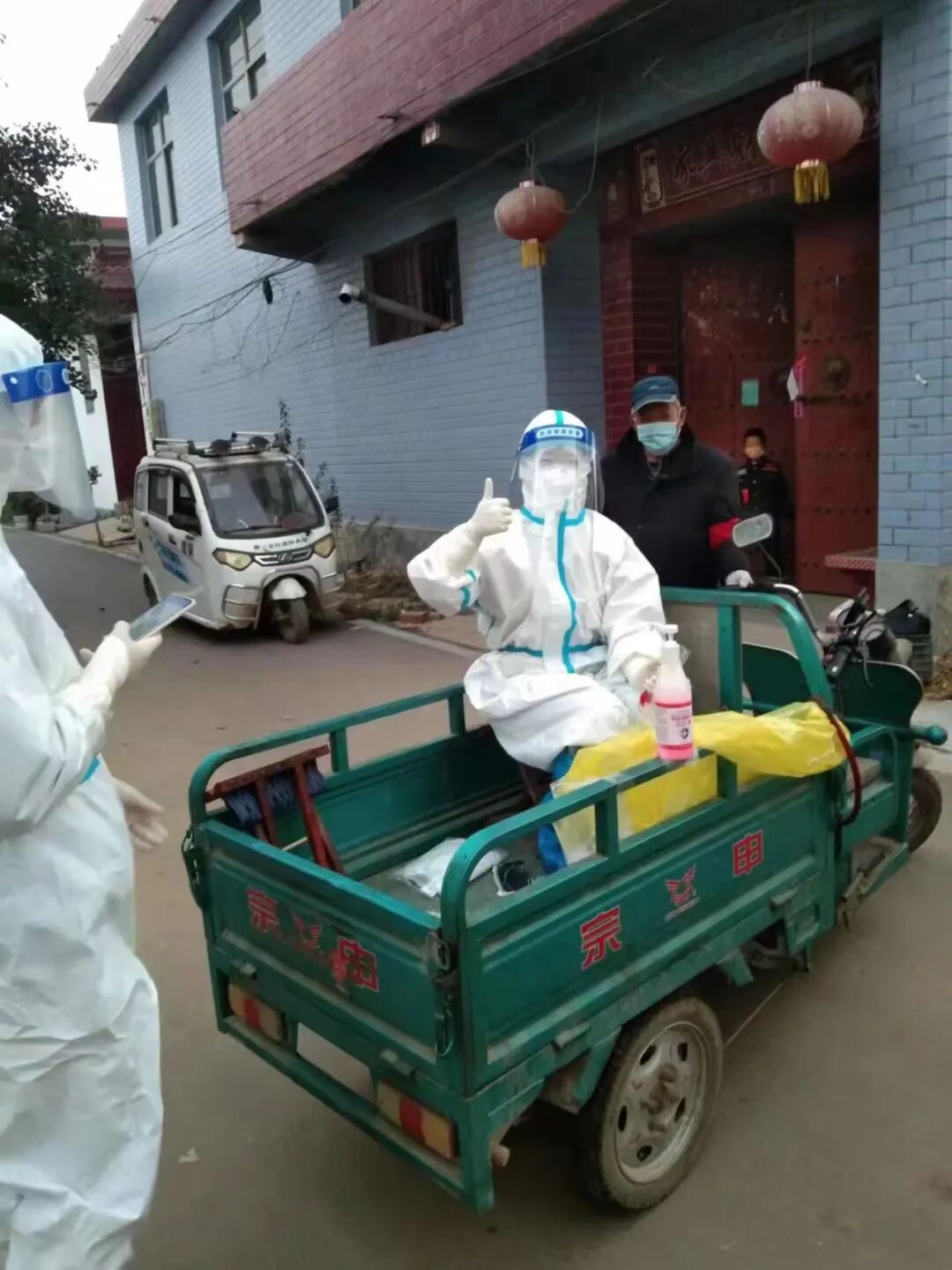 疫情在前,重任在肩——平度市第三人民医院支援滕州采样工作 - 青岛