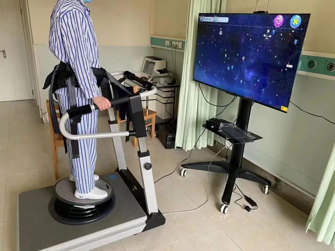 在"趣味"中平衡功能训练——平度市第三人民医院康复引入平衡训练仪