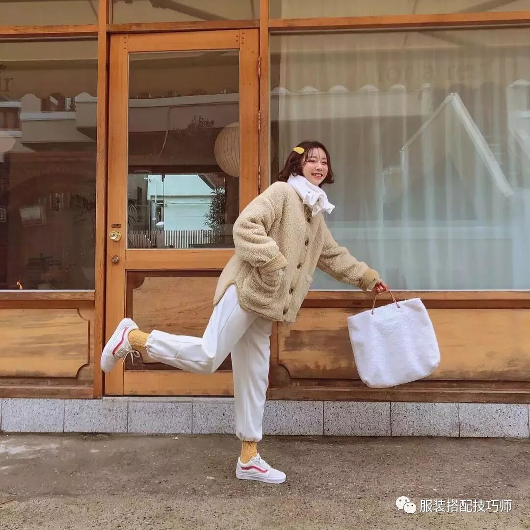 穿衣搭配：2019年開春穿外套+毛衣+裙子搭配，才最時髦好看！美炸了！ 時尚 第17張