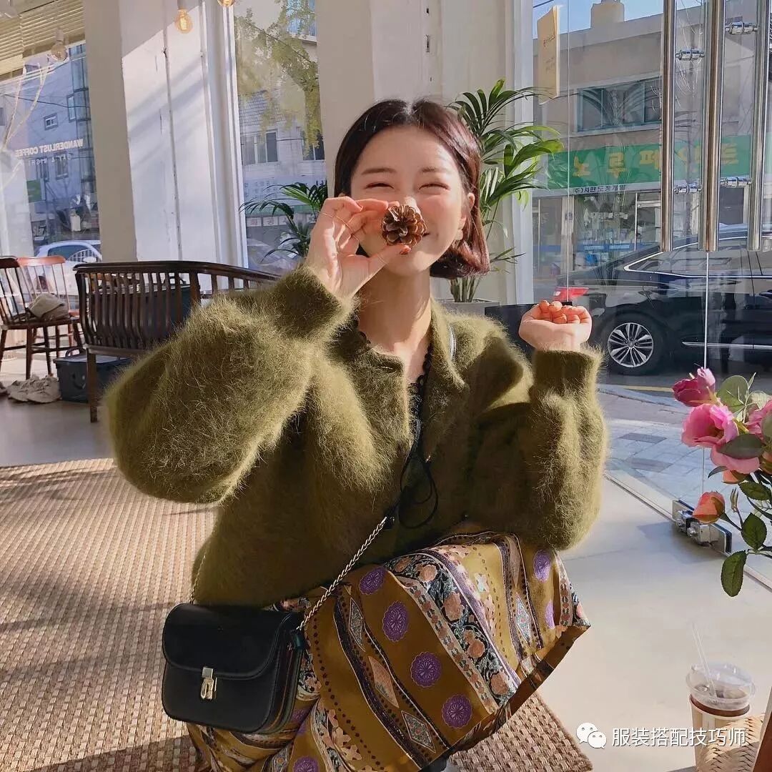 穿衣搭配：2019年開春穿外套+毛衣+裙子搭配，才最時髦好看！美炸了！ 時尚 第14張