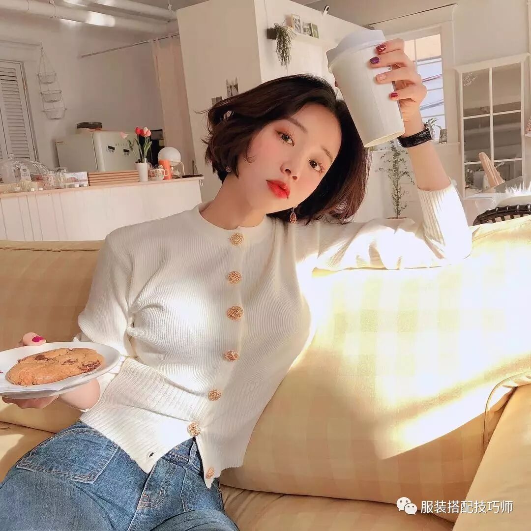 穿衣搭配：2019年開春穿外套+毛衣+裙子搭配，才最時髦好看！美炸了！ 時尚 第8張