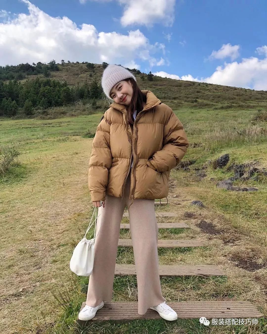 穿衣搭配：羽絨服+毛衣+闊腿褲，才是冬末最時髦的組合，超顯瘦！！！！ 時尚 第8張