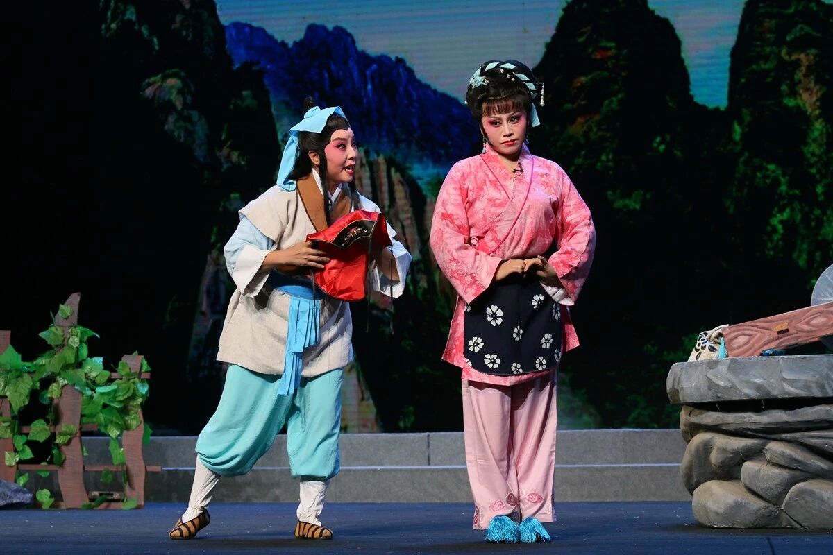 国家级非遗项目太康道情大戏红尘王钝在河南省儿童剧院鸣锣开唱