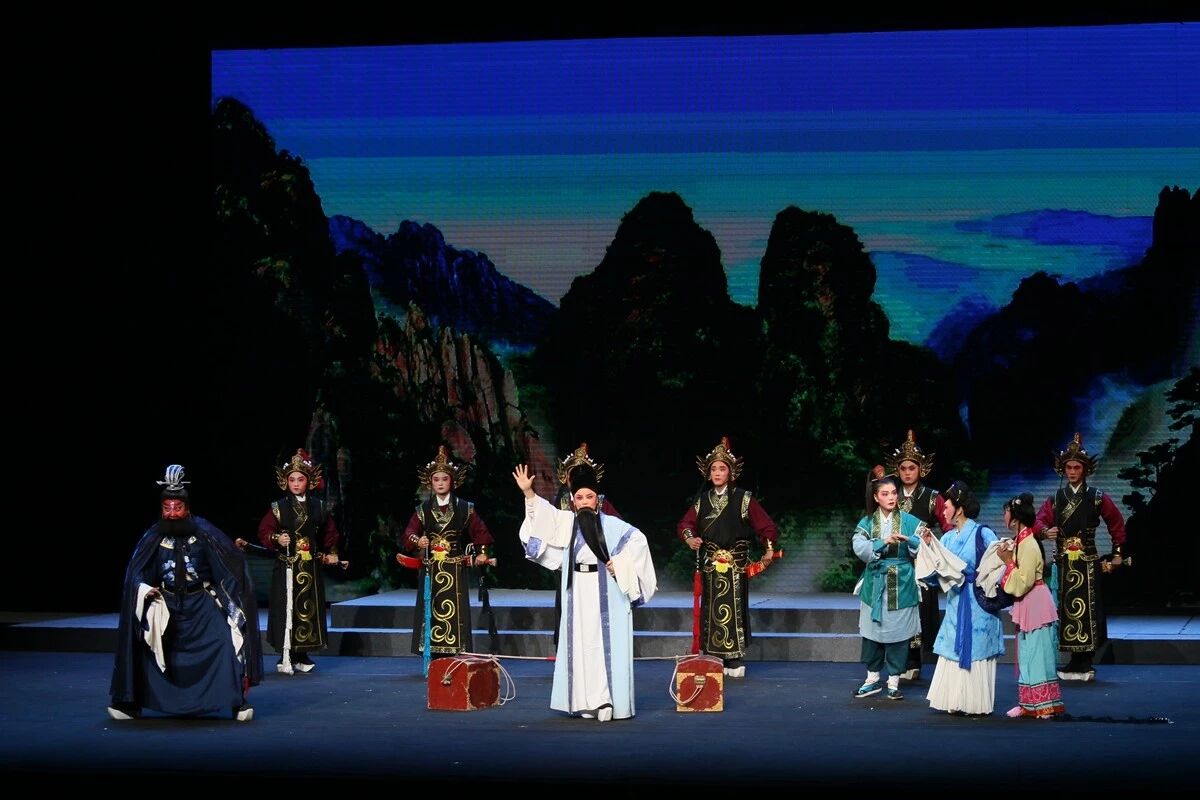 国家级非遗项目太康道情大戏红尘王钝在河南省儿童剧院鸣锣开唱