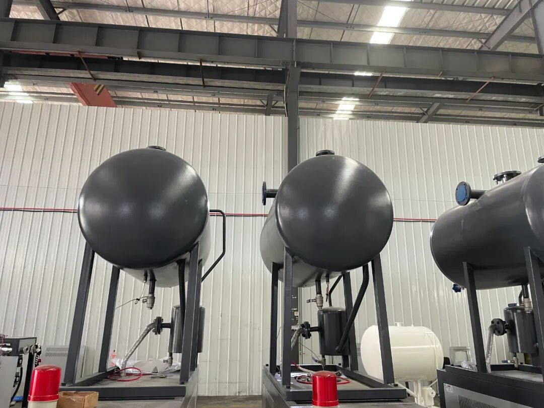 双锥干燥油温机在PVC颗粒干燥中，是如何做到控温精准、干燥效率高的？(图1)