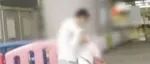 男子在高铁站当女儿面掐脖打老婆