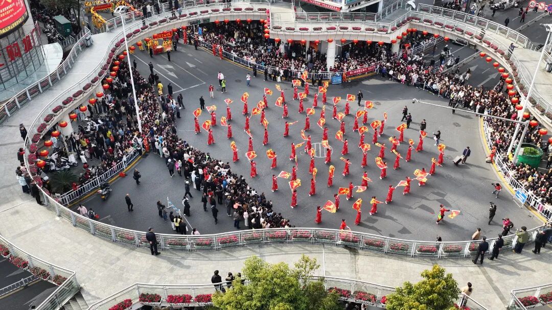2月27日，汉滨区春节社火巡游展演活动在安康中心城区举行。  东京  摄 (1).JPG