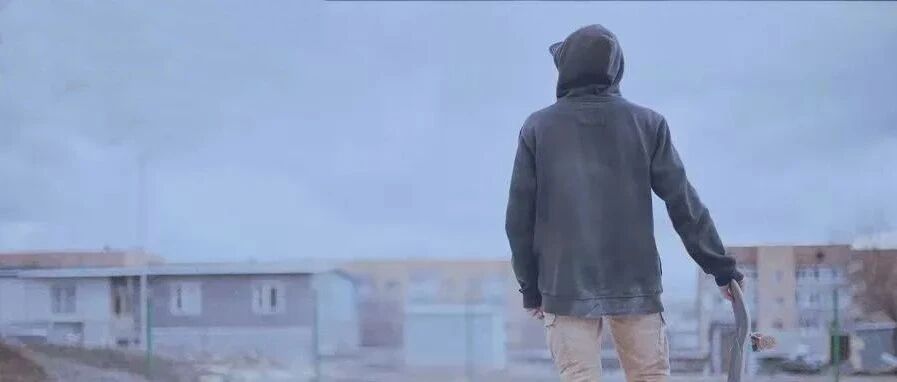 华为天才少年火了：从小“被管”和“没被管”的孩子，12岁后过的是两种人生！