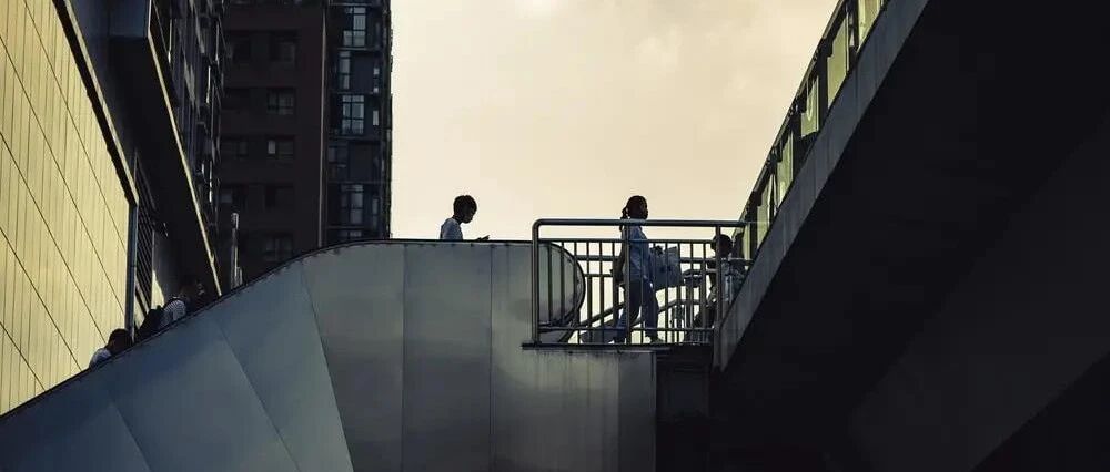 “高考前染上毒瘾，我妈喂的！”毒品混在奶茶里，多名00后已受害