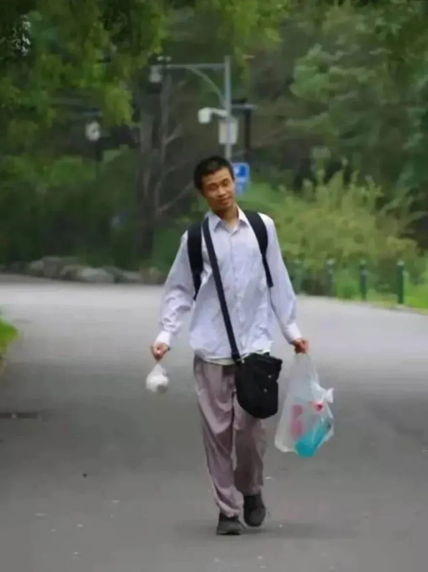 北大学神韦东奕，再次火爆全网！父母的身份藏不住了……