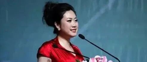 43岁芙蓉姐姐近照曝光, 从土肥圆到资产过亿, 消失16年的“第一网红”怎么做到的？