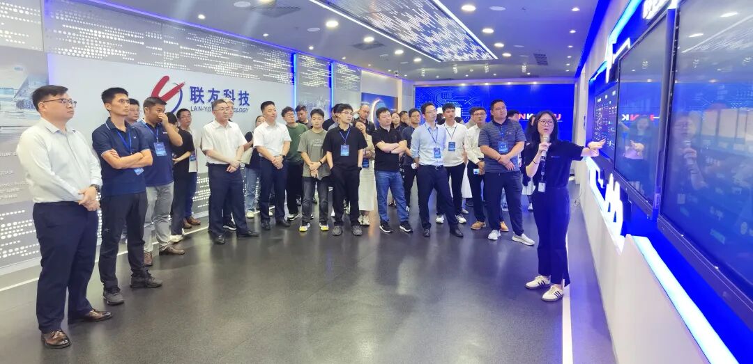 【党建动态】“党建引领·共促发展”——汽车融资租赁高质量发展联学联建活动成功举办