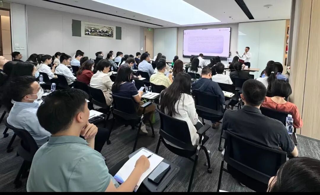 【协会动态】“新《公司法》下融资租赁公司注意事项及应对措施”培训会顺利举办