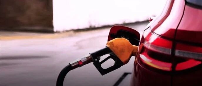 如何判断一辆车油耗高低？加油工：加200元油，跑到这数就不错！