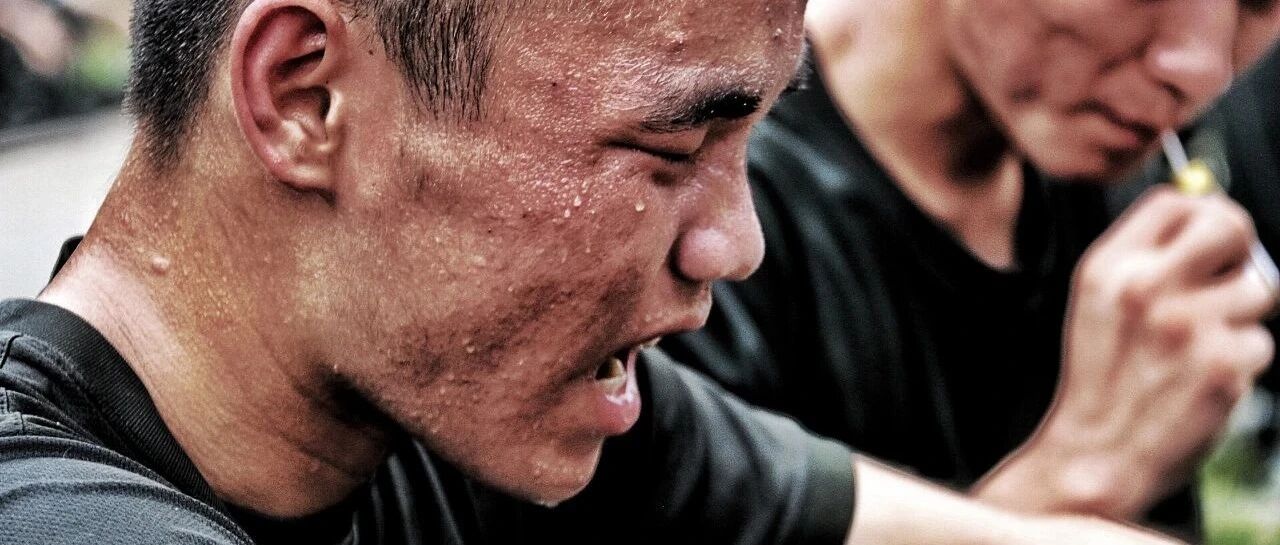 致敬，威武之师！