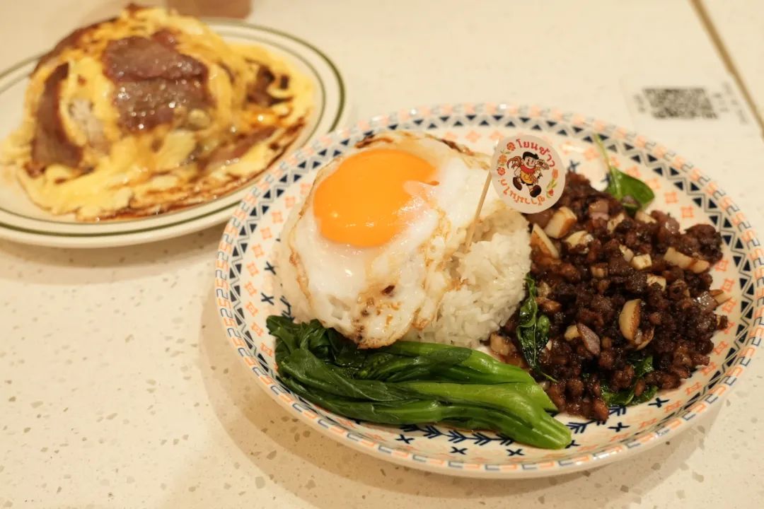揭陽(yáng)榕城區(qū)一倉(cāng)庫(kù)起火 官方通報(bào)：明火已被撲滅，無(wú)人員傷亡