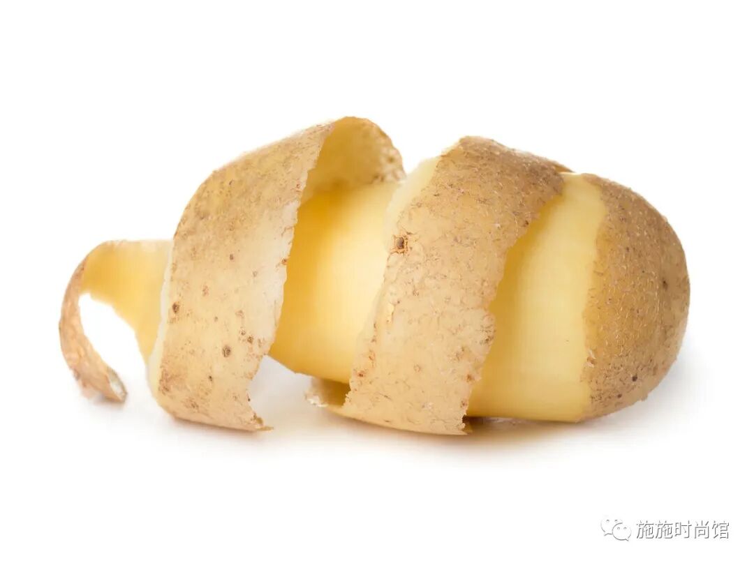 土豆皮染发神奇变黑发，零成本天然护发，效果惊艳不花钱轻松告别白发