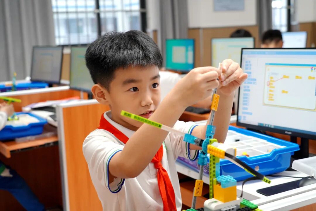 ����˫��ѧУ