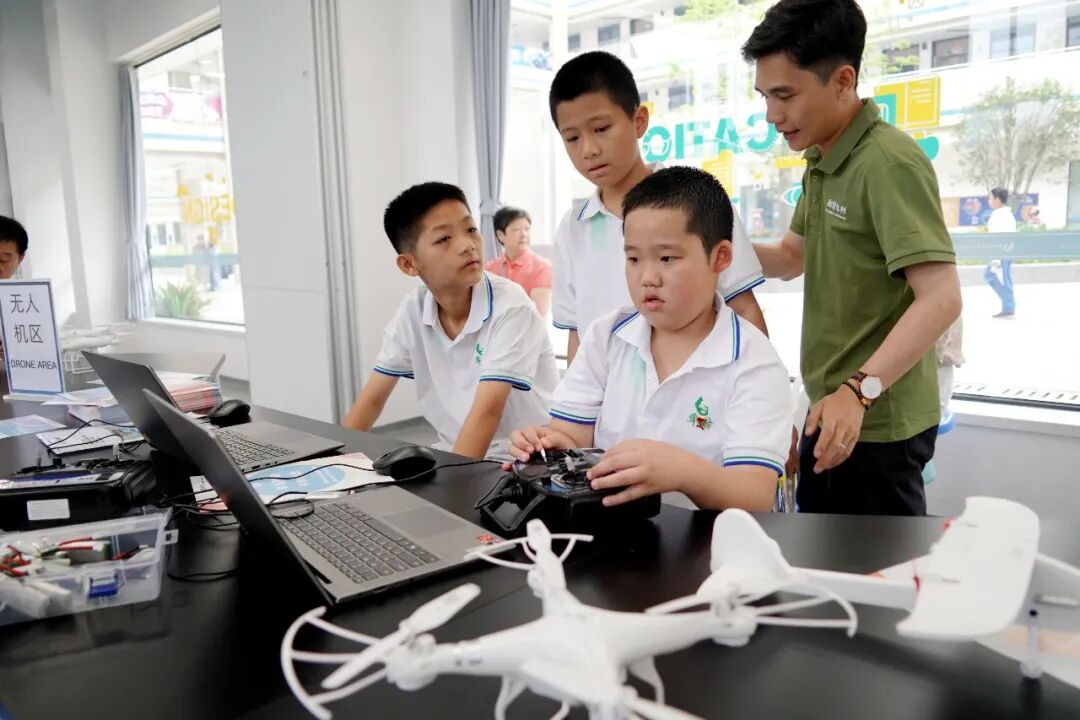 ����˫��ѧУ