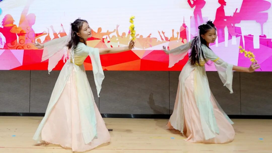 ����˫��ѧУ