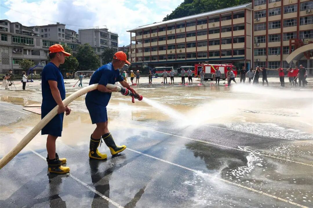 #直击湖北灾后现场#
