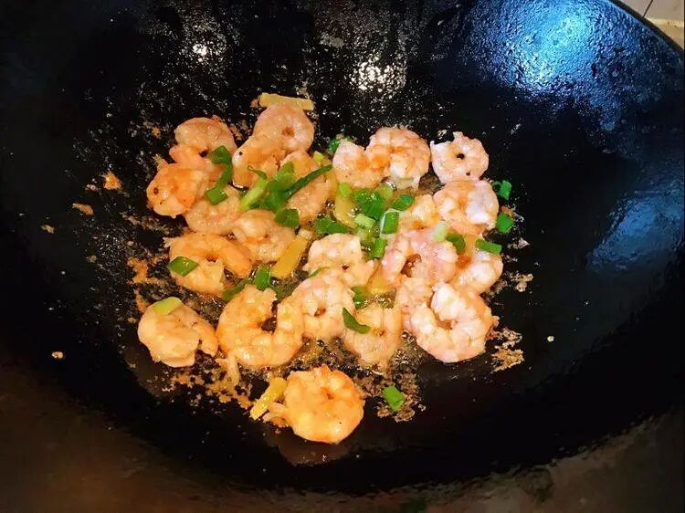 炒包菜的做法_西红柿炒包菜先炒哪个_炒包菜